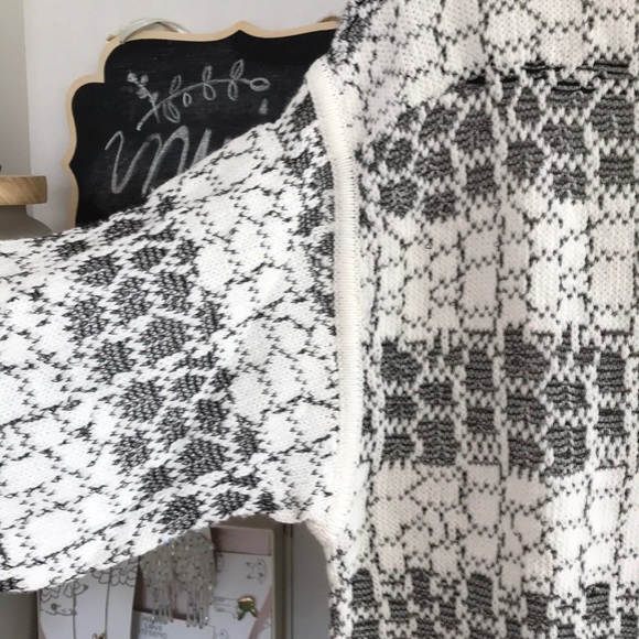 ⭐️HOST PICK⭐️ 10 CROSBY DEREK LAM Hi Lo Jacquard Sweater - Picture 4 of 7